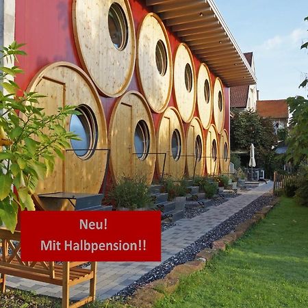 Hotel Rüedi - Fasstastische Ferien Trasadingen Exterior foto