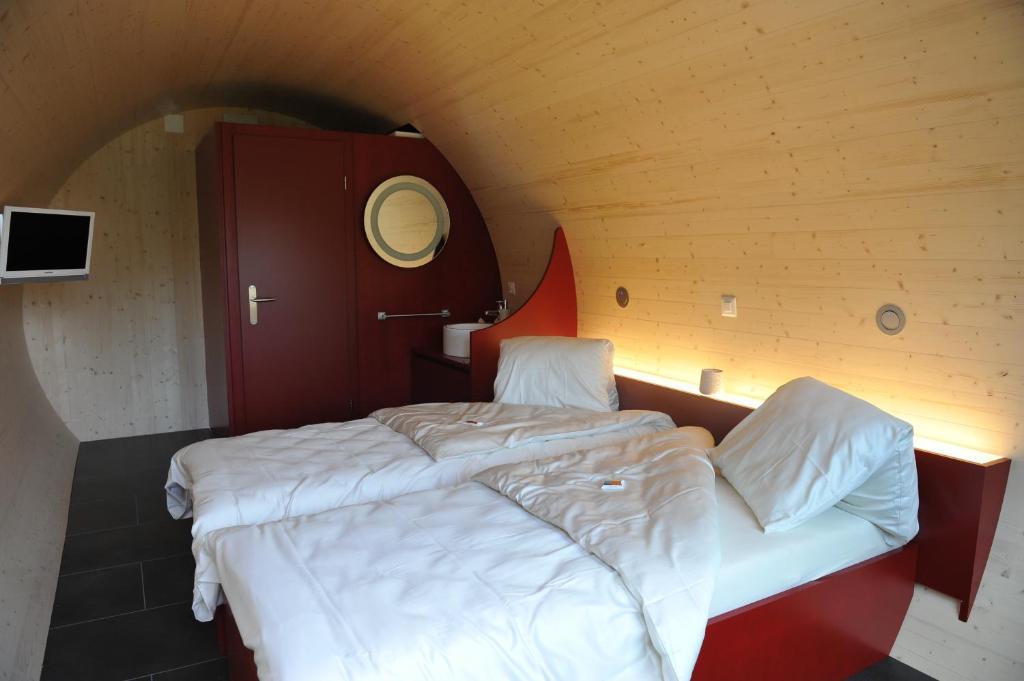 Hotel Rüedi - Fasstastische Ferien Trasadingen Zimmer foto